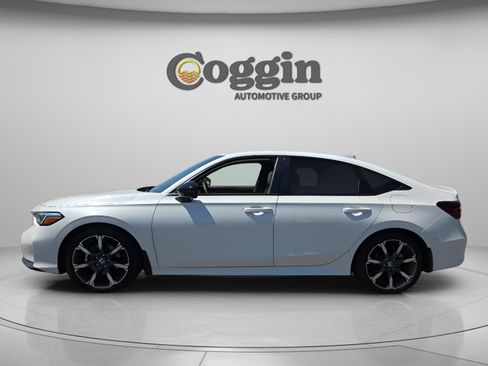 Certified 2025 Honda Civic Sport Touring image 2