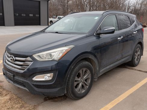 Used 2013 Hyundai Santa Fe Sport image 4