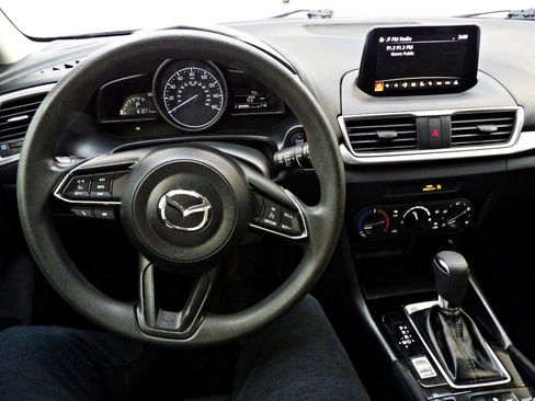 Used 2017 MAZDA MAZDA3 Sport FWD image 17