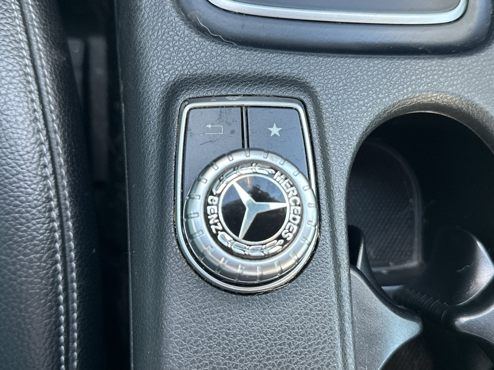 Used 2018 Mercedes-Benz GLA 250 4MATIC w/ Premium Package image 28