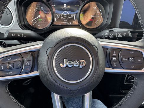 Certified 2025 Jeep Wrangler Unlimited Sahara AWD/4WD image 31