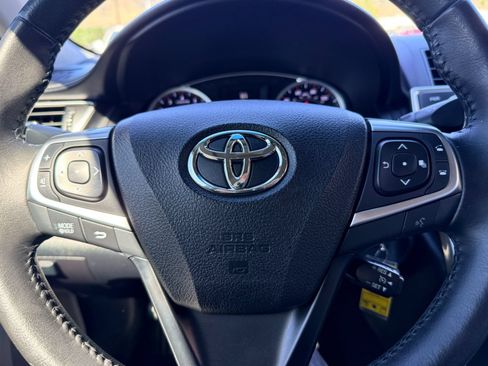 Used 2015 Toyota Camry SE FWD image 11
