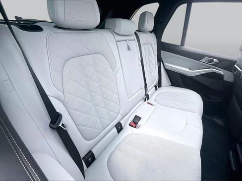 Used 2025 BMW X5 sDrive40i w/ Premium Package RWD image 18