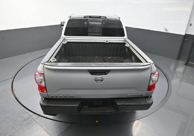 Used 2018 Nissan Titan PRO-4X w/ Pro-4x Convenience Package AWD/4WD image 28