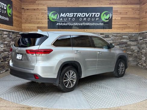 Used 2018 Toyota Highlander XLE AWD/4WD image 27