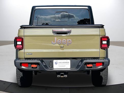 Certified 2025 Jeep Gladiator Mojave w/ Convenience Group AWD/4WD image 7