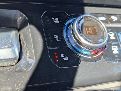 Used 2023 GMC Sierra 1500 AT4 w/ AT4 Premium Package image 4