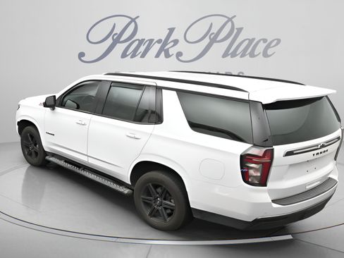 Used 2022 Chevrolet Tahoe Z71 w/ Luxury Package AWD/4WD image 9