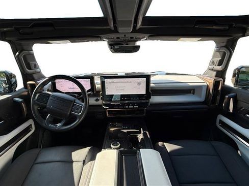 Used 2025 GMC Hummer EV 3X w/ LPO, Illumination Package AWD/4WD image 4