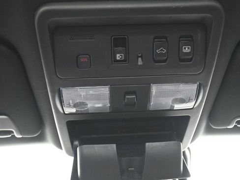 Used 2021 Nissan Titan Platinum Reserve w/ Moonroof Package image 23