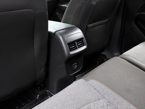 Used 2023 Chevrolet Equinox LT image 13