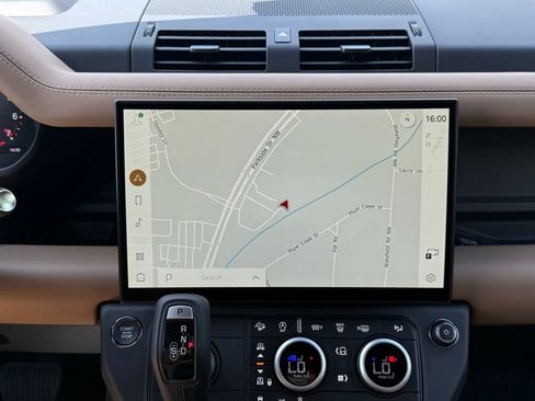 New 2026 Land Rover Defender 110 X-Dynamic SE AWD/4WD image 23