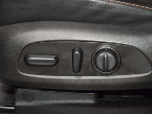 Used 2018 Chevrolet Traverse LT image 41