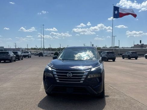 Certified 2025 Nissan Rogue SV AWD/4WD image 6