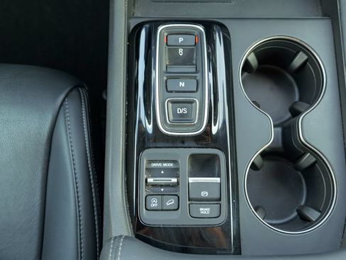 Used 2025 Honda Pilot EX-L image 55