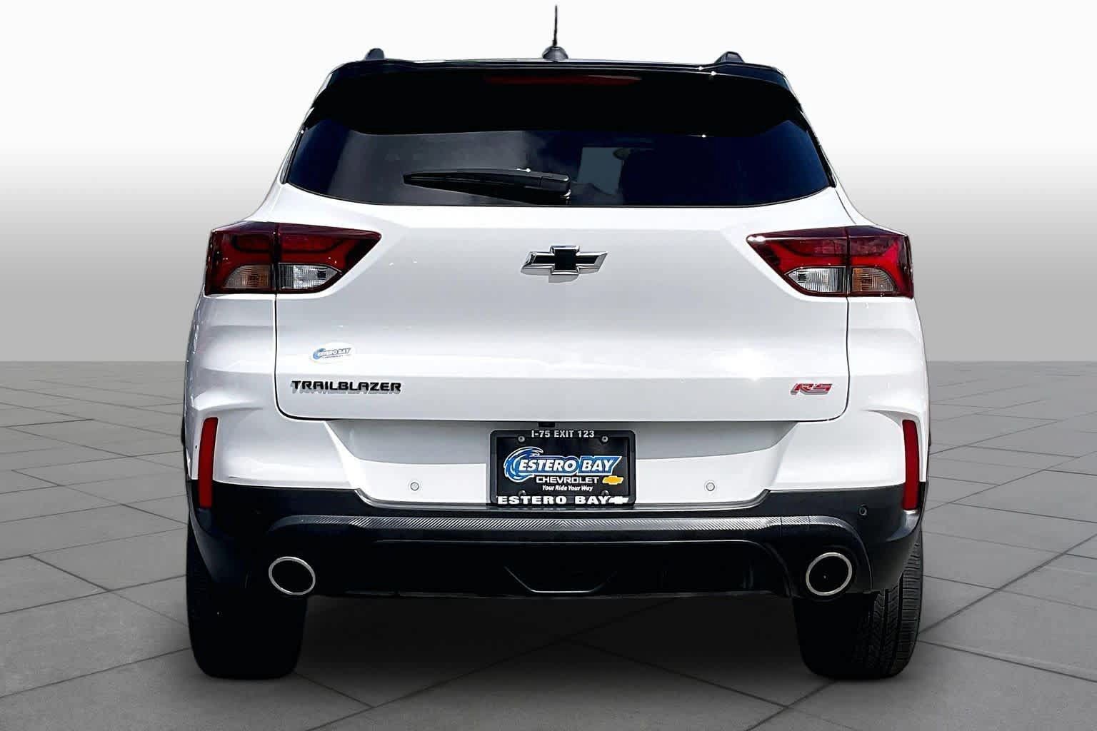 Used 2022 Chevrolet TrailBlazer RS w/ Technology Package FWD image 5
