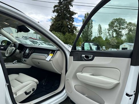 New 2025 Volvo XC60 B5 Ultra w/ Protection Package Premier image 11