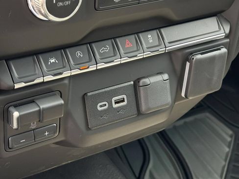 Used 2025 GMC Sierra 1500 Pro w/ Pro Value Package AWD/4WD image 25