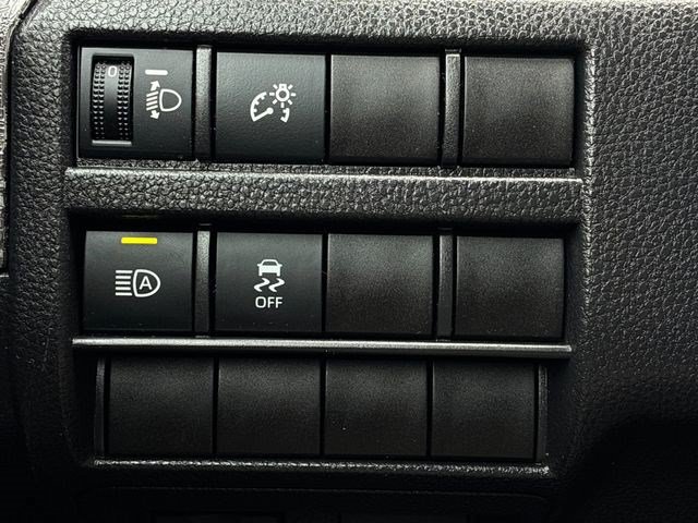 Certified 2025 Toyota Tacoma SR5 AWD/4WD image 26