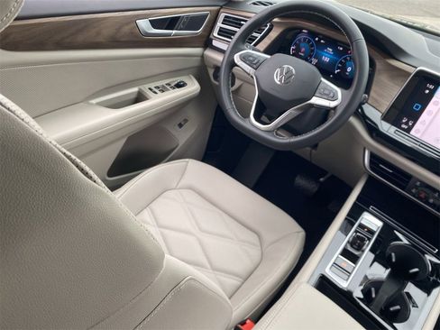 New 2026 Volkswagen Atlas SE image 10