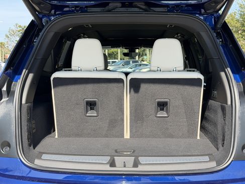 Certified 2024 Cadillac XT6 Sport w/ LPO, ONYX Package image 10