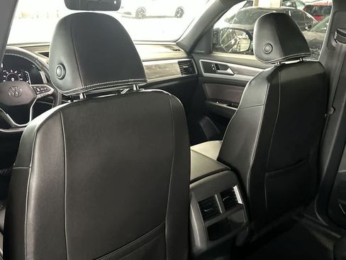 Certified 2023 Volkswagen Atlas Cross Sport SE FWD image 23