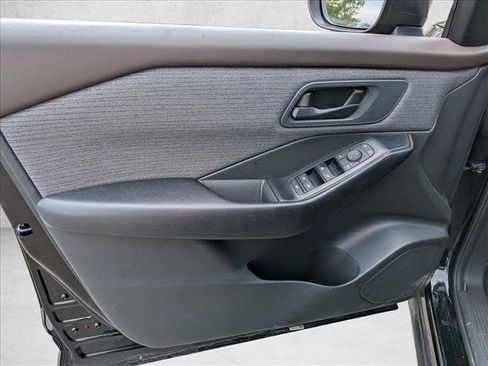 Used 2023 Nissan Rogue S FWD image 10