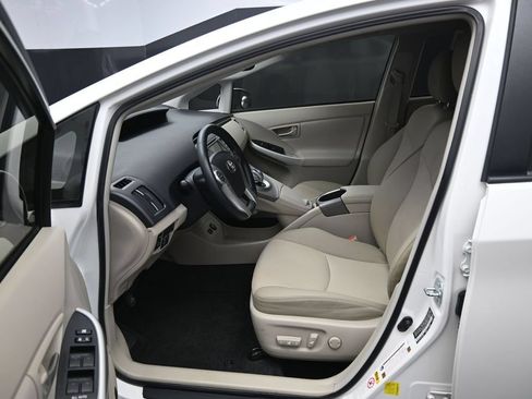 Used 2014 Toyota Prius Four FWD image 9