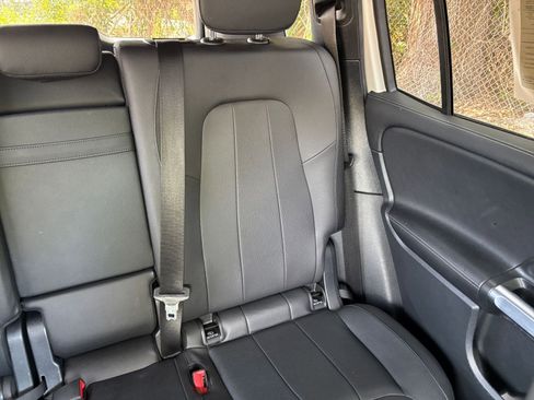 Used 2025 Mercedes-Benz GLB 250 4MATIC image 39