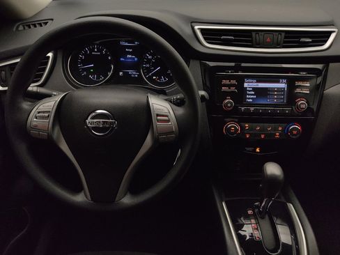 Used 2016 Nissan Rogue S AWD/4WD image 22