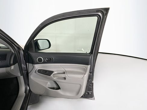 Used 2012 Toyota Tacoma 4x4 Double Cab w/ TRD Sport Pkg image 29