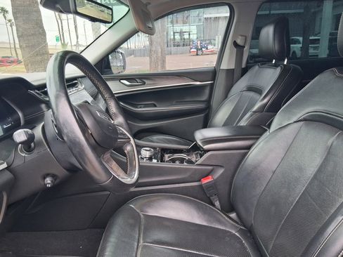 Used 2021 Jeep Grand Cherokee L Limited w/ Luxury Tech Group II image 10