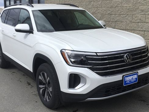 New 2026 Volkswagen Atlas SE image 1
