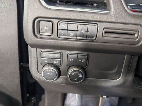 Used 2023 Chevrolet Suburban RST w/ Luxury Package image 22