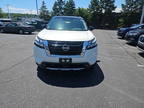 Certified 2024 Nissan Pathfinder SL w/ SL Premium Package AWD/4WD image 2