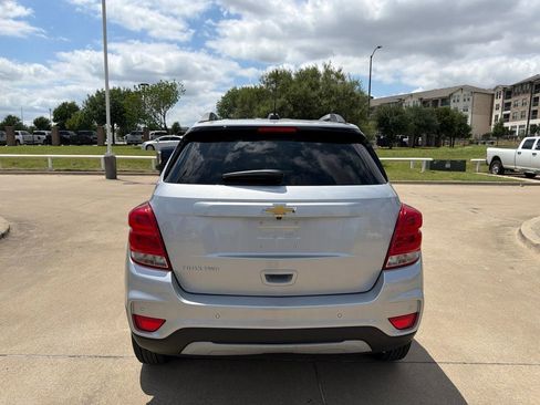 Used 2021 Chevrolet Trax LT w/ Driver Confidence Package AWD/4WD image 4