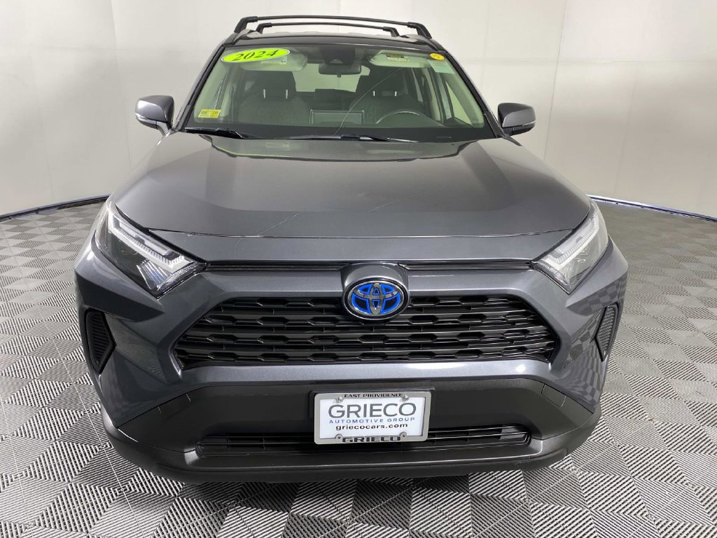 Used 2024 Toyota RAV4 XLE AWD/4WD image 3