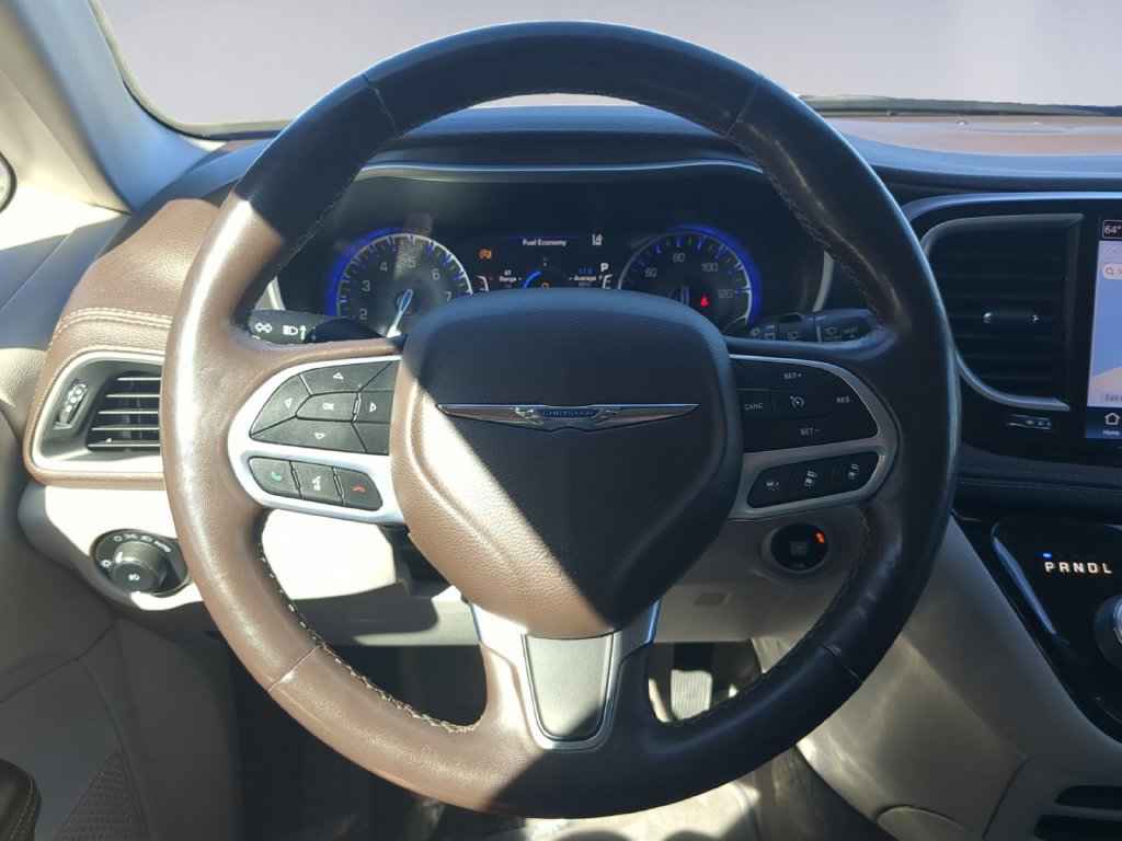 Used 2021 Chrysler Pacifica Touring-L AWD/4WD image 15