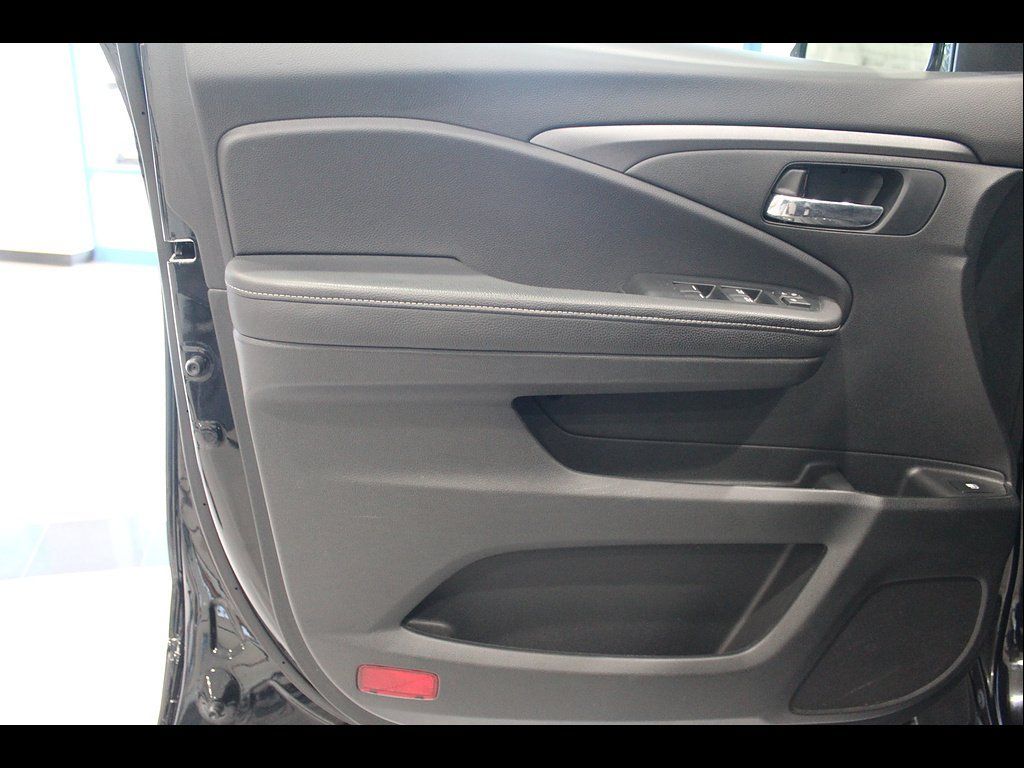 Certified 2023 Honda Ridgeline Sport image 15