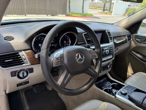 Used 2013 Mercedes-Benz GL 450 4MATIC image 21