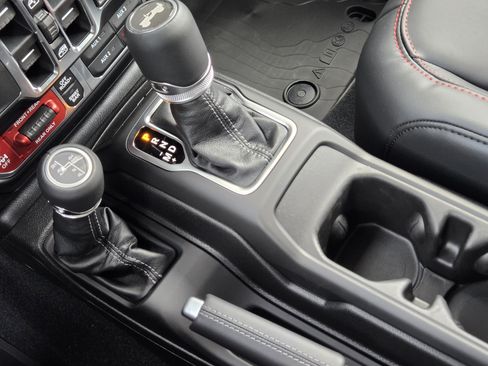 New 2026 Jeep Wrangler Unlimited Rubicon AWD/4WD image 18