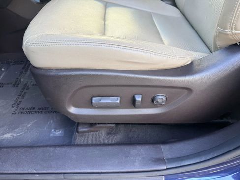 Used 2017 Hyundai Santa Fe Limited image 10