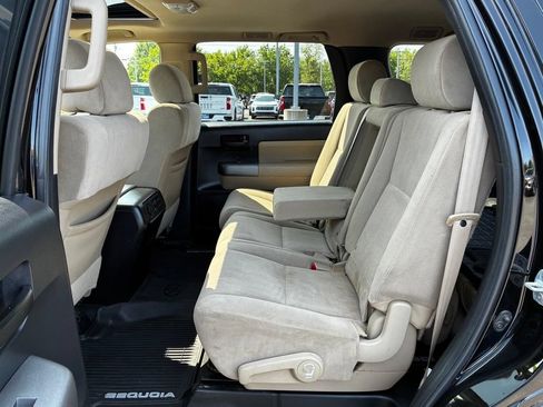 Used 2017 Toyota Sequoia SR5 AWD/4WD image 35