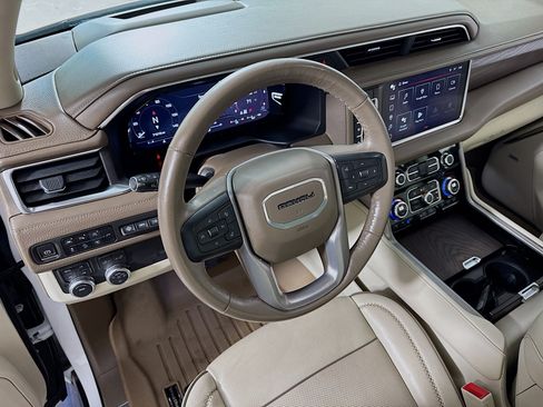 Used 2022 GMC Yukon Denali AWD/4WD image 25