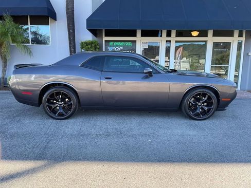 Used 2015 Dodge Challenger SXT Plus image 4