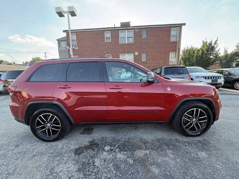 Used 2017 Jeep Grand Cherokee Trailhawk AWD/4WD image 4