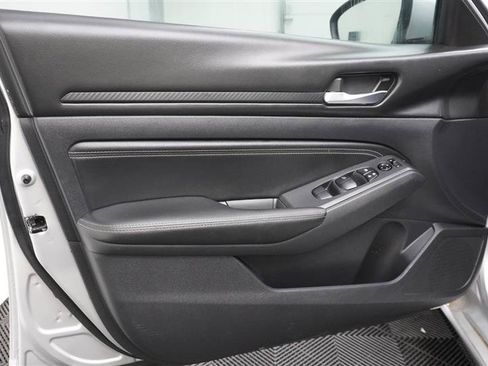 Used 2020 Nissan Altima 2.5 S FWD image 21