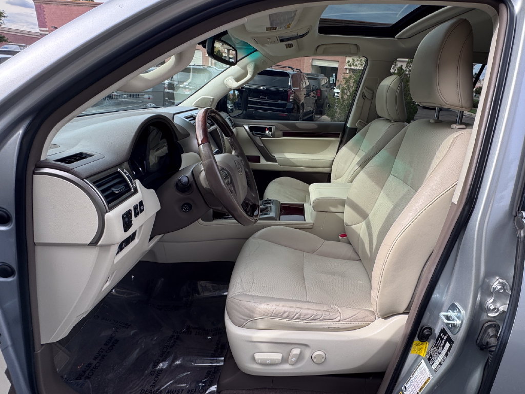 Used 2019 Lexus GX 460 Premium w/ Premium Package AWD/4WD image 19