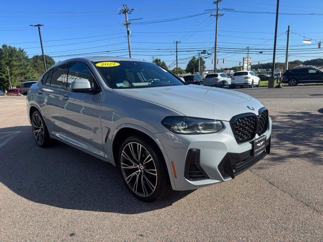 Used 2022 BMW X4 xDrive30i w/ M Sport Package AWD/4WD image 17