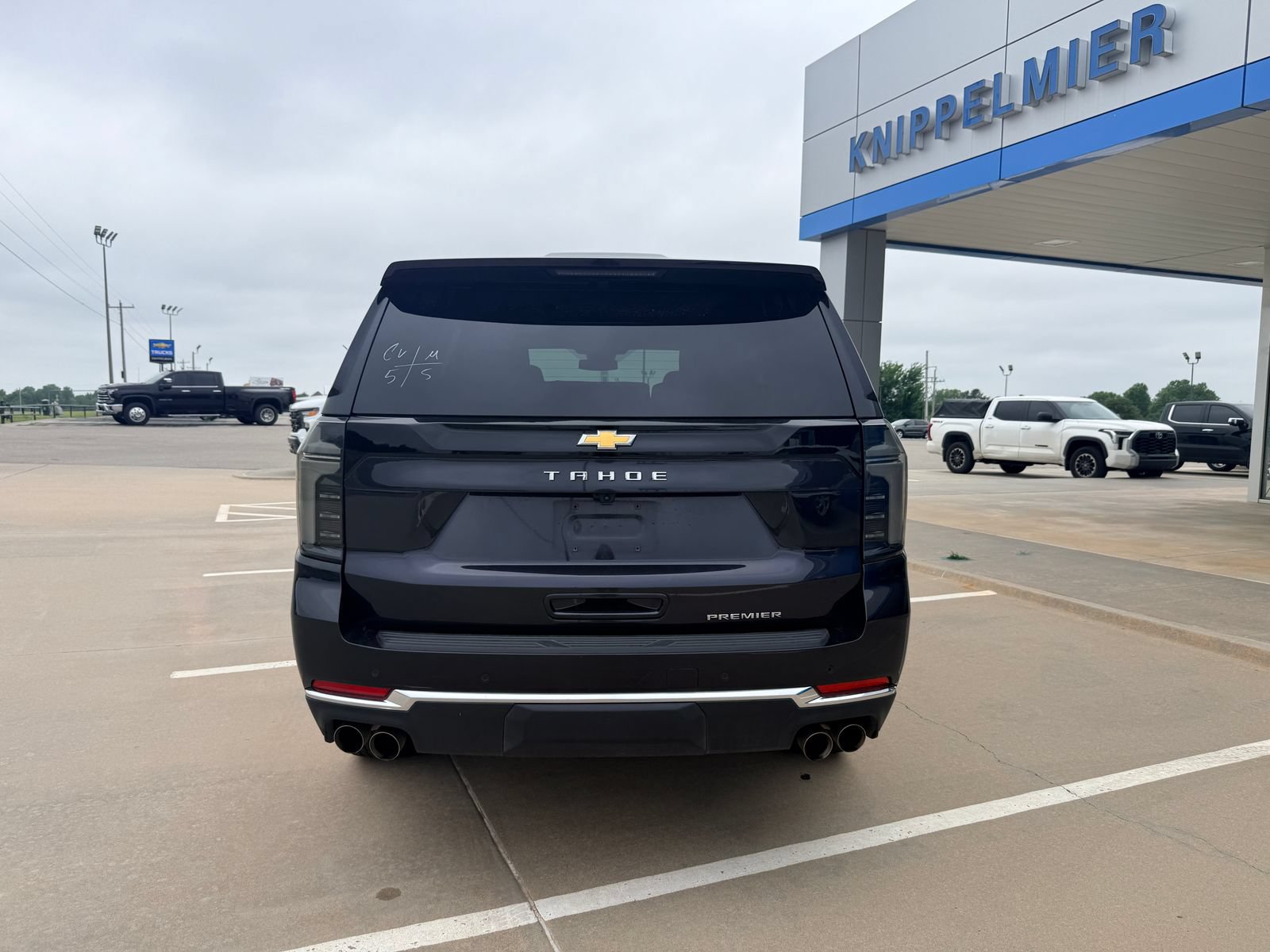 Used 2025 Chevrolet Tahoe Premier AWD/4WD image 9